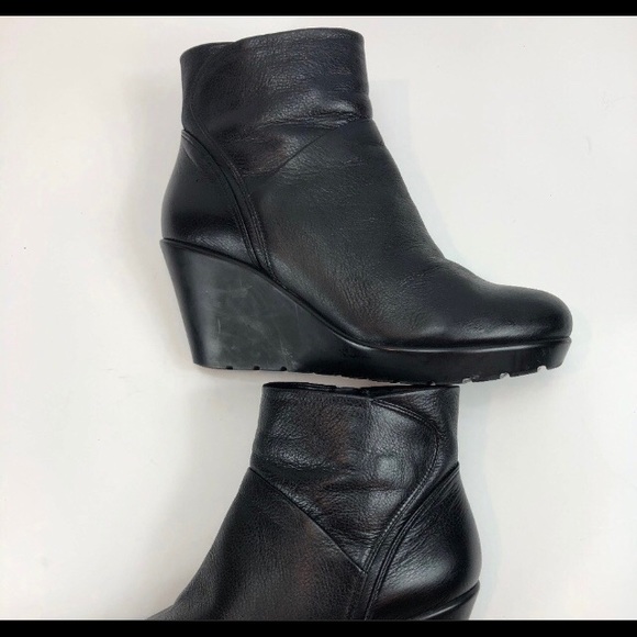 Wedge Bootie 🖤 - Picture 7 of 8